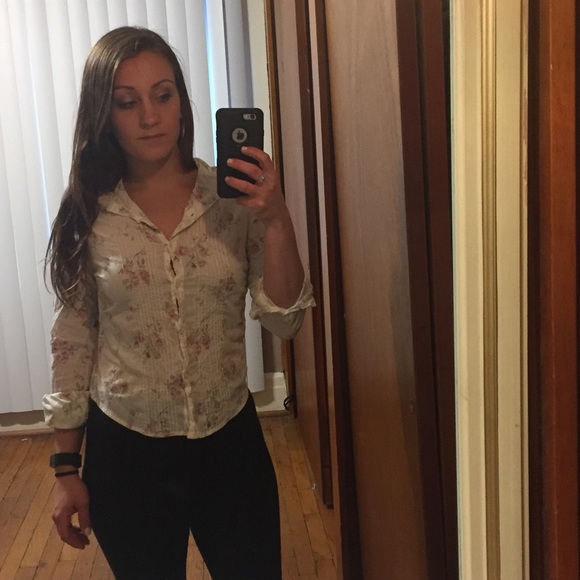 Floral button down - Picture 2 of 4